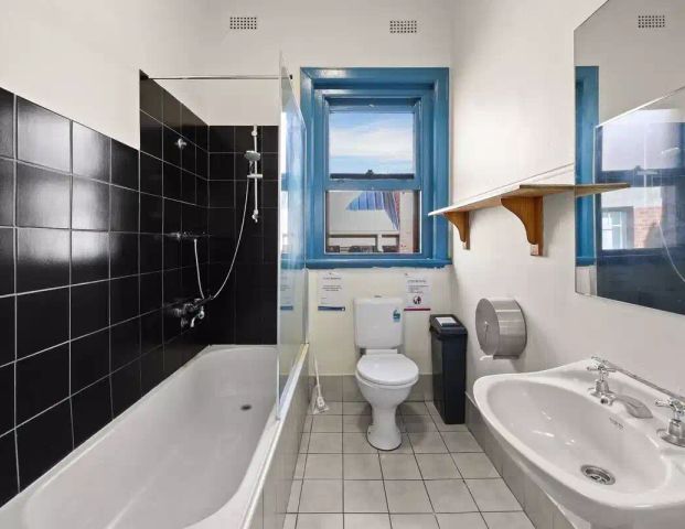 Room 11 (Non Ensuite) - Photo 1