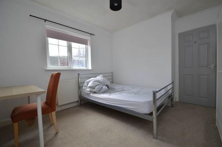 3 bedroom detached house to rent - Photo 2