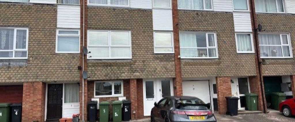 3 bedroom maisonette to rent - Photo 1