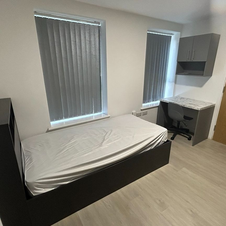 Studio Flat, Humphrey Road, M16 - Photo 1