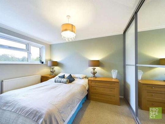 Turnberry, Bracknell, Berkshire, RG12 - Photo 1