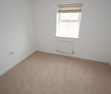 2 bedroom semi-detached house to rent - Photo 4
