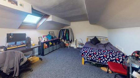 4 bedroom terraced house to rent - Photo 4