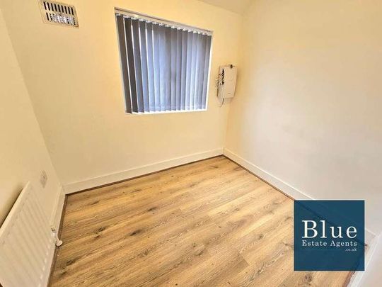 Mornington Crescent, Hounslow, TW5 - Photo 1