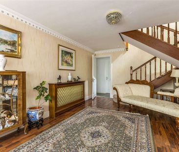 An impressive family residence in the prestigious village of Bray, ... - Photo 4