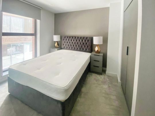 2 bedroom Flat To Let - Photo 1