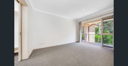 Impressive north-facing 3 bedroom duplex in a prime North Narrabeen location - Photo 4