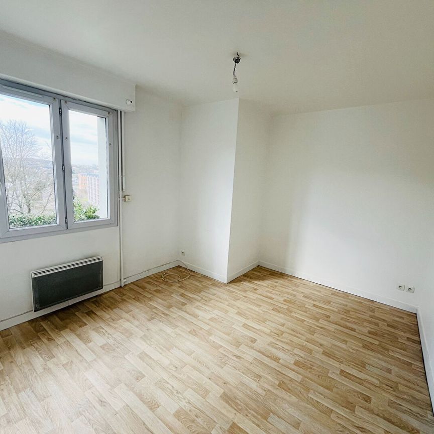 A LOUER Studio 50000 Saint-Lô CENTRE VILLE 25 m² - Photo 1