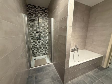 Goed gelegen appartement met twee slaapkamers en een zonnig terras. - Photo 5