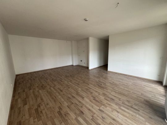 Sehr geräumige 3 Zimmer Genossenschaftswohnung mit Balkon - Foto 1