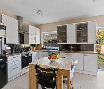 3 bedroom apartment to rent - Photo 3