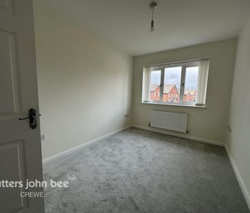 3 bedroom semi-detached house to rent - Photo 5