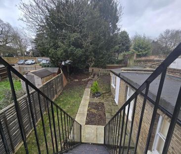 3 bedroom maisonette to rent - Photo 4