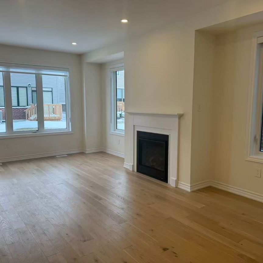 For Lease - 664 Grand Ridge Avenue, Oshawa, Ontario - Photo 1