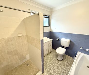 3 Bedroom Home in Prime Location! - Photo 6