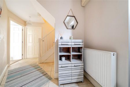 2 bedroom end of terrace house to rent - Photo 4
