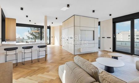 Luxusný, dizajnový 5i mezonet 250m2, 3x terasa, dvojgaráž, vo vile - Photo 2
