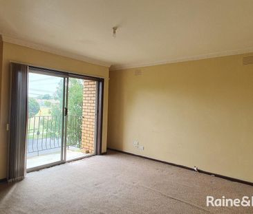 3/28 Stradbroke Drive, St Albans, Vic 3021 - Photo 2