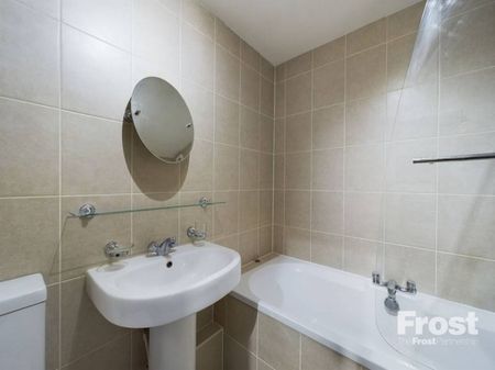 Redford Close, Feltham,TW13 - Photo 3