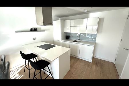 1 Bed Flat, Horizons Tower, E14 - Photo 4