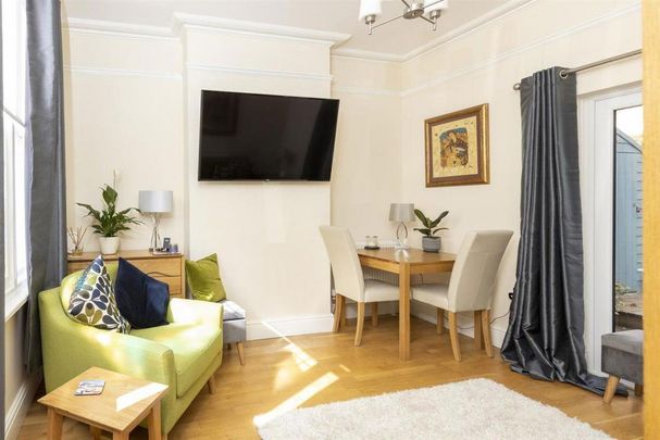 2 bedroom terraced house to rent - Photo 1
