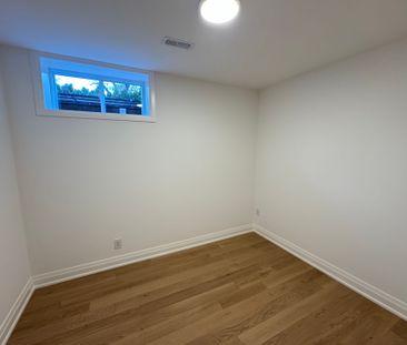 For Lease - 1 Random Street, Toronto, Ontario - Photo 1