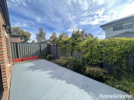 Stunning Family Home at - Photo 2