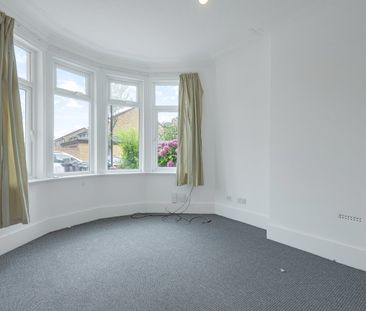 Higham Station Avenue, Chingford, E4, London - Photo 1