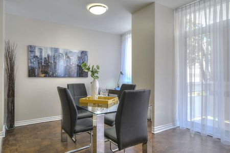 1212 avenue des Pins Ouest, Montréal, QC - Photo 2