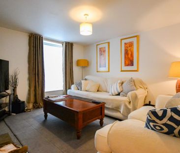 3 bedroom end of terrace house to rent - Photo 6