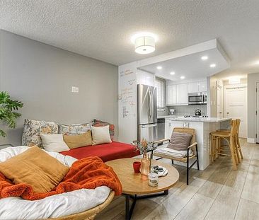 Spacious and Sunny Renovated 2 bedroom + den | 203 - 626 15 Avenue Southwest, Calgary - Photo 1