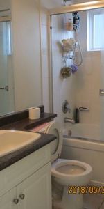 $800 / 1br - fully furnished on main floor, steps to UBC bus, Langara - Photo 4