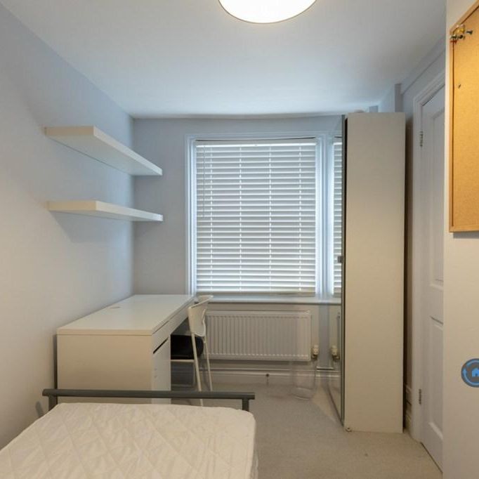 1 bedroom in a house share to rent - Photo 1