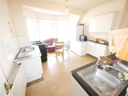 9 bedroom house share to rent - Photo 4