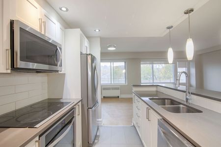 4555 Bonavista Avenue - Photo 2