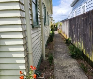 Step inside this beautifully recently renovated one-bedroom unit fe... - Photo 1