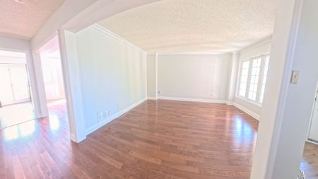 For Lease - 105 Widgeon Street, Barrie, Ontario - Photo 4