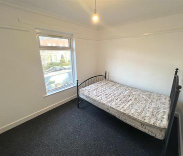 Flat 2 16 Hughenden Avenue, - Photo 6