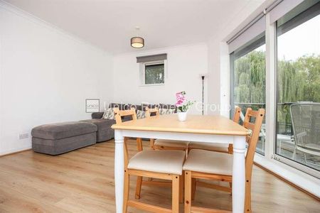 Boardwalk Place, London, E14 - Photo 4