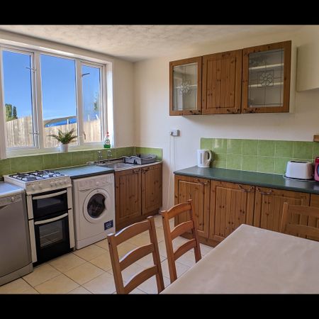 3 Bed Semi-Detached House, Freeburn Causeway, CV4 - Photo 4