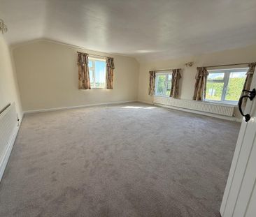 4 bedroom detached house to rent - Photo 3