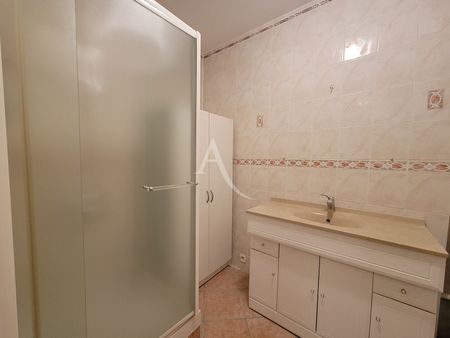 Location Appartement 3 pièces 61m² - Photo 4