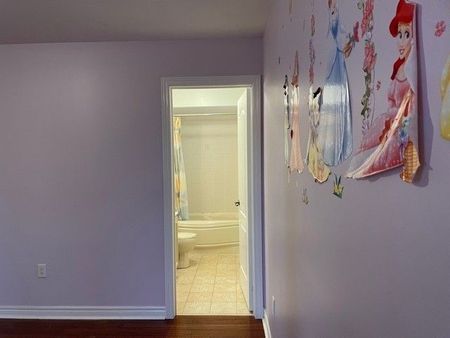 For Lease - 48 Townwood Drive, Richmond Hill, Ontario - Photo 3