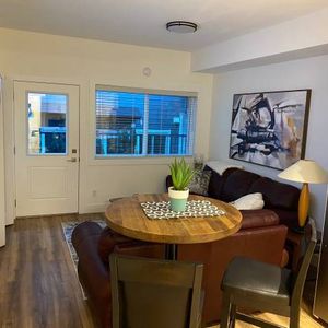 Fully Furnished one bedroom one year old suite utilities all included - Photo 2