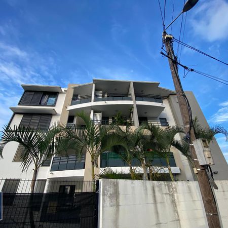 Location Appartement 3 pièces 61m² STE CLOTILDE 97490 - Photo 4