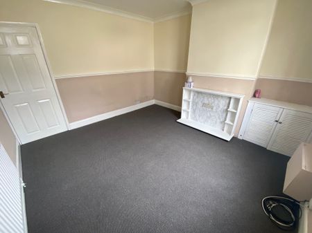 Awsworth Road, ILKESTON - Photo 5