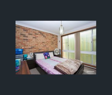Spacious Two-Bedroom Villa in Prime Location - Photo 2