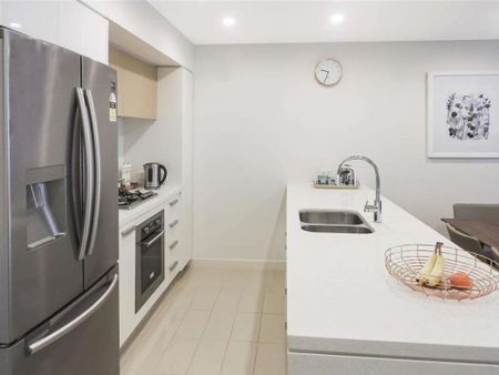 Modern 2-Bedroom Apartment in the Heart of Putney Hill - Photo 5