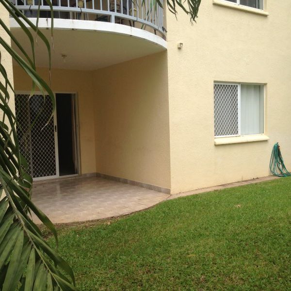 Ground Floor Unit in Convenient Location - Photo 1