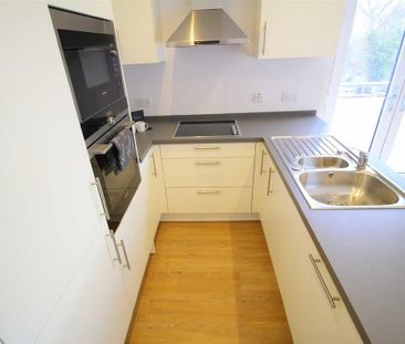 2 bedroom apartment to rent - Photo 6